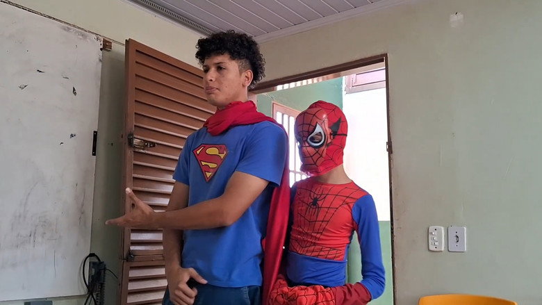 Troca de Heróis still 1