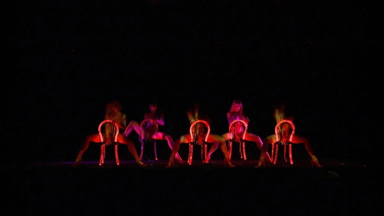 Feu: Crazy Horse Paris still 6