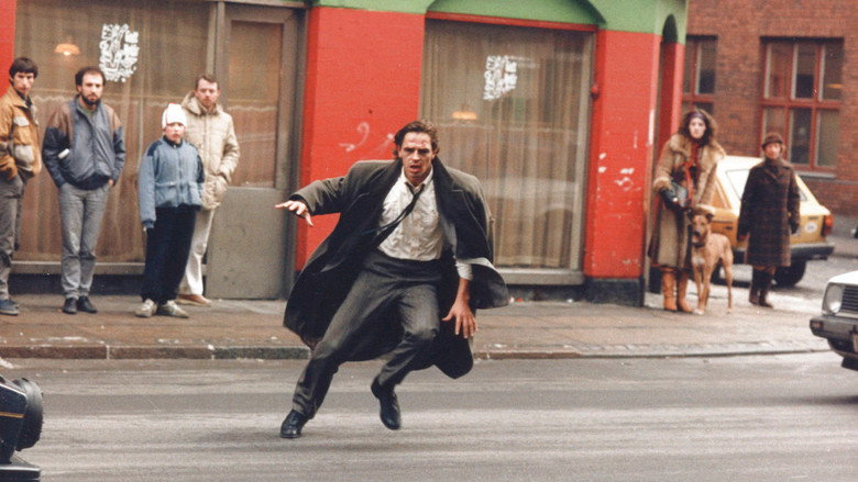 Murder in the Dark still 4
