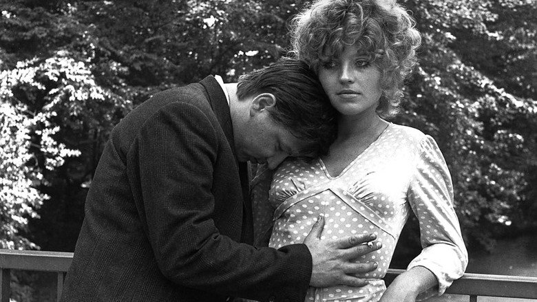 Katzelmacher still 2