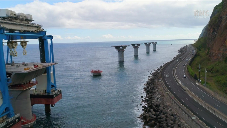 Île de la Réunion - L'incroyable route qui défie l'Océan still 2