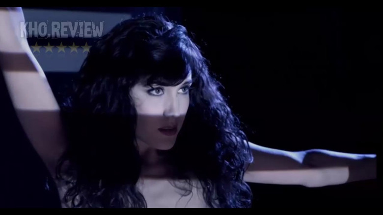 Feu: Crazy Horse Paris still 1