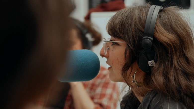 Radio Gwen still 3