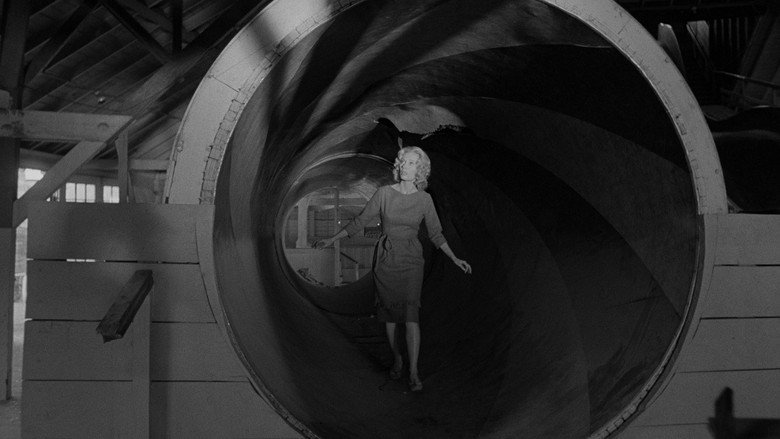 Carnival of Souls still 1