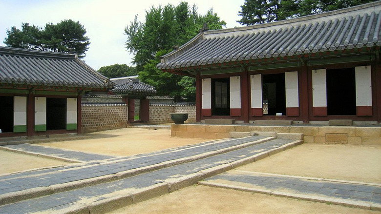 Jongmyo: A Shrine For Human Beings still 1