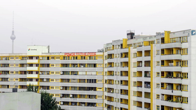 Scherbenland still 1