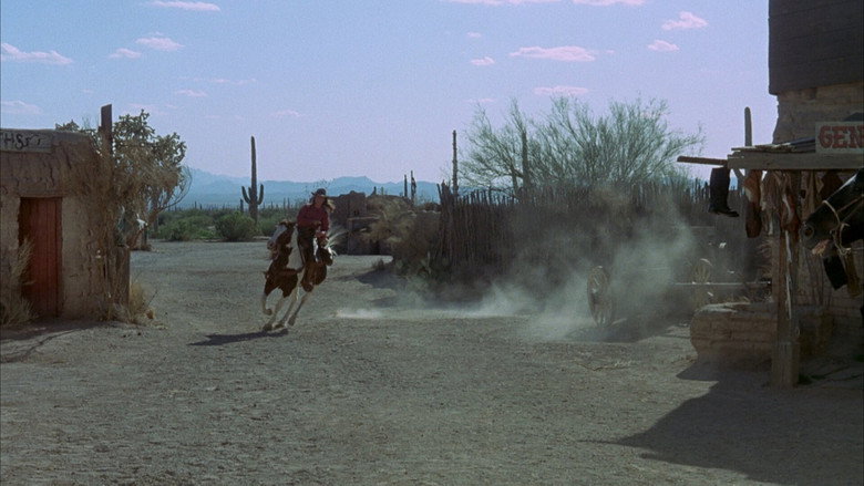 Rio Lobo still 8