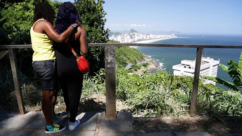 Favela Gay still 5