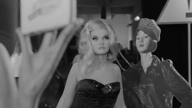 A Movie with a Charming Girl still 5