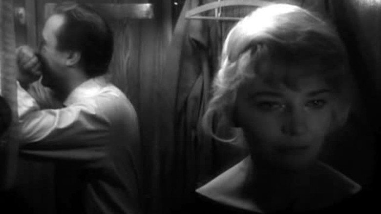 Night Train still 7