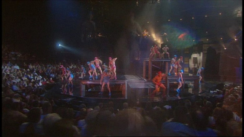 Cirque du Soleil: La Nouba still 5