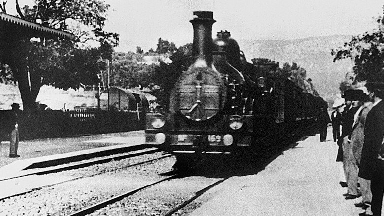 The Arrival of a Train at La Ciotat still 4