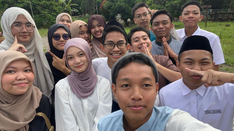 SAY CHEESE! still 1