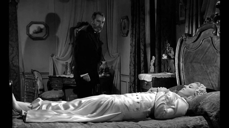Viridiana still 7