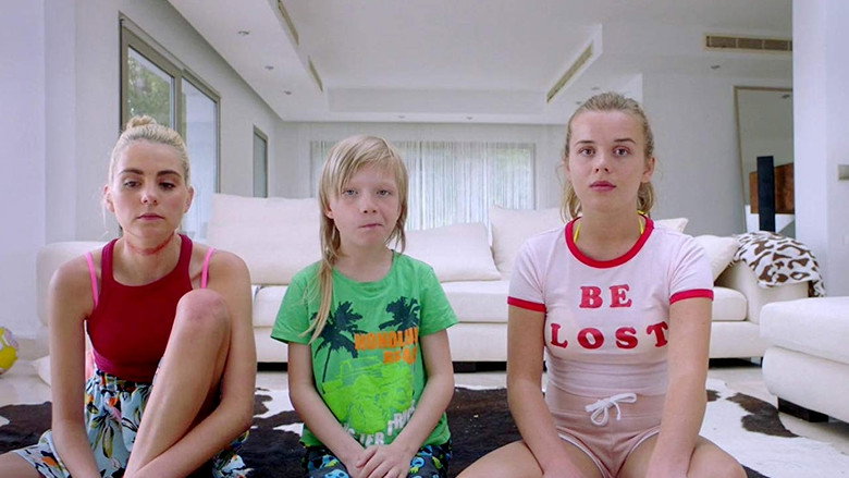 Holiday still 3