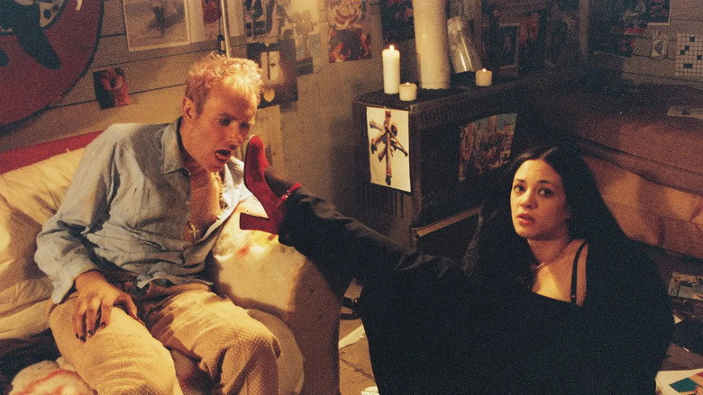 Scarlet Diva still 5