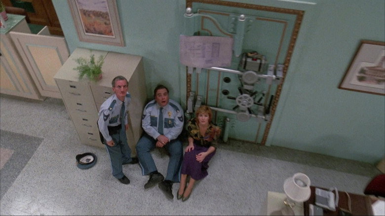 Ernest Goes to Jail still 8
