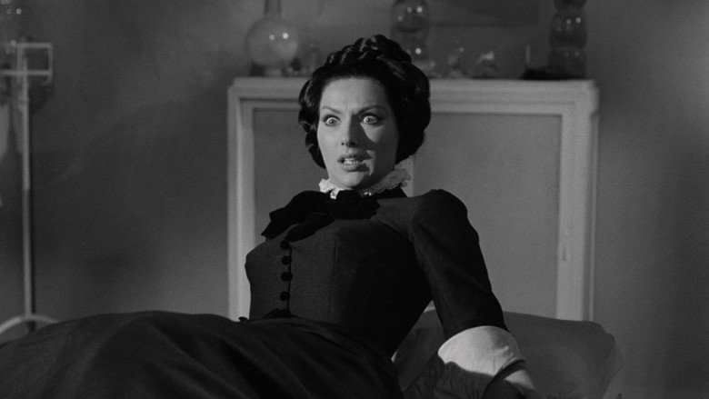 Nightmare Castle still 3
